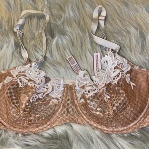 Victoria’s Secret 32DD